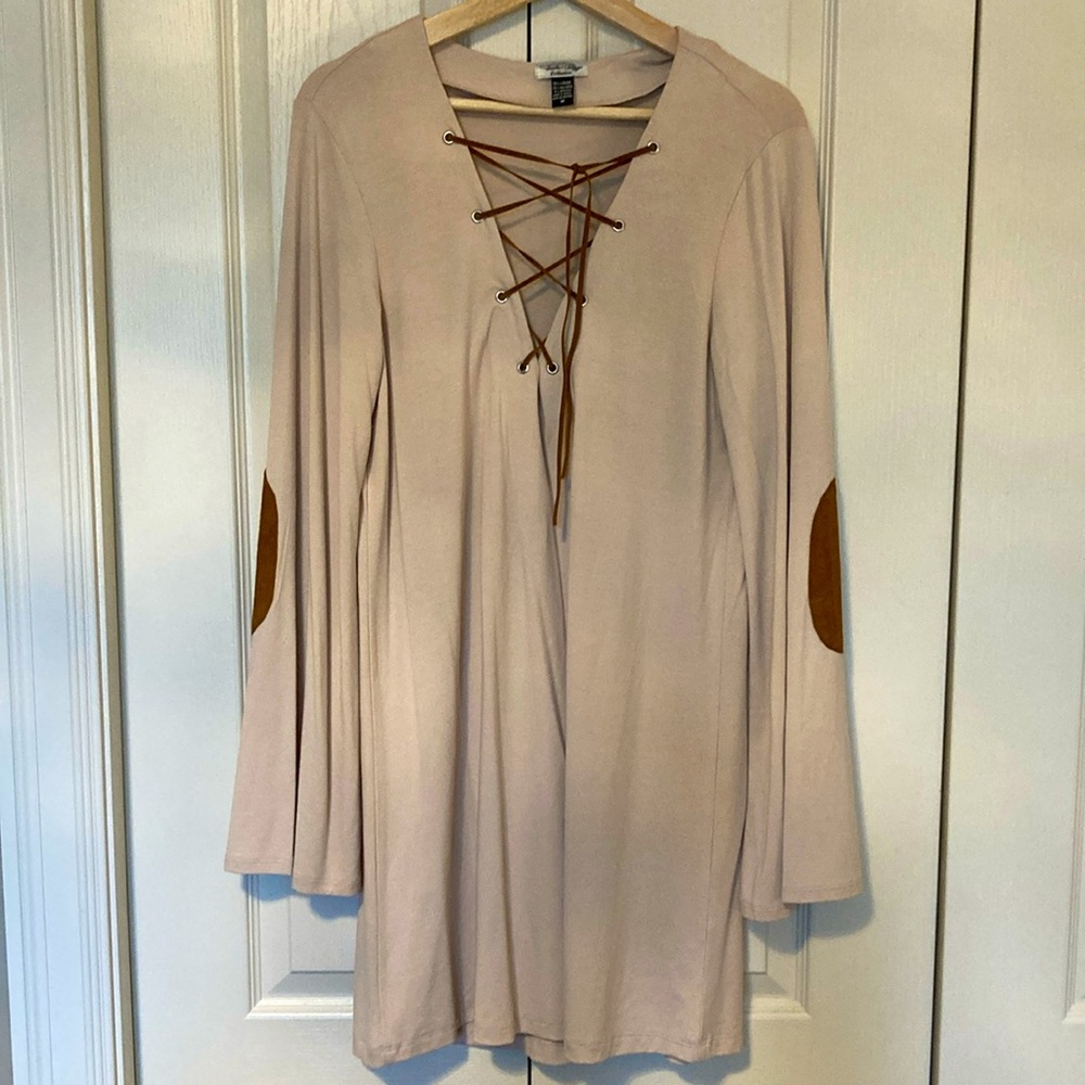 EUC Tasha Polizzi long bell sleeve dress-suede laced front. Size medium.